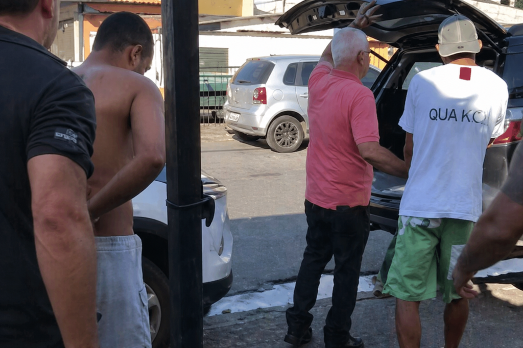 dupla-e-presa-suspeita-de-matar-idosa-e-esconder-corpo-em-cama-box-no-litoral-de-sp