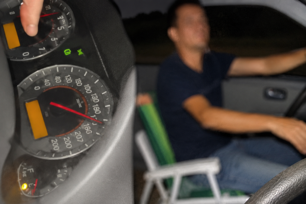 motorista-em-cadeira-de-praia-a-140-km/h-causa-acidente-com-dois-mortos-em-rondonia