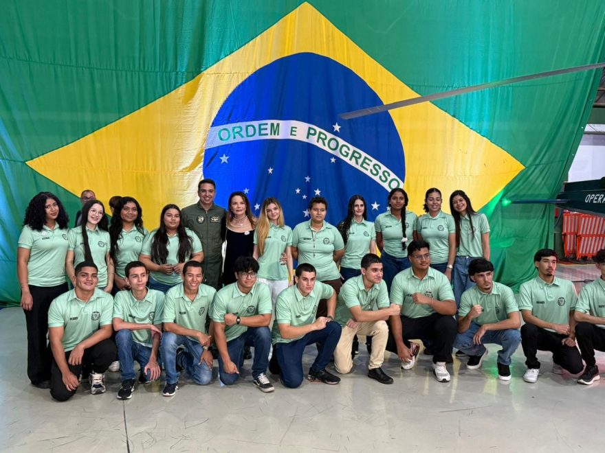 Virgínia Mendes, participa de aula inaugural do Projeto Decolando
