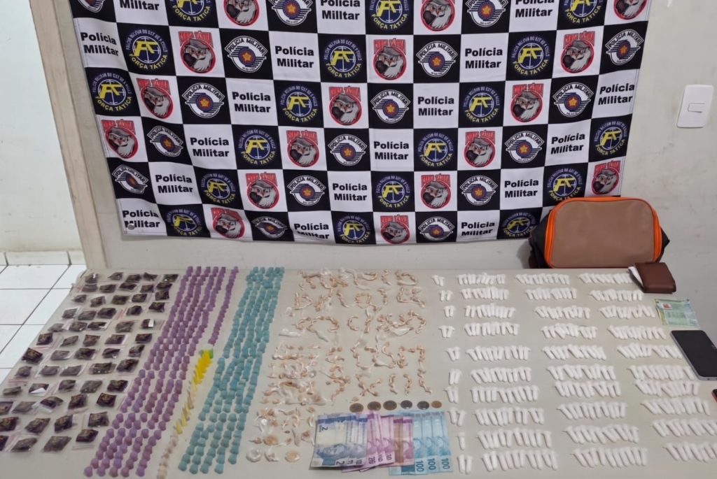 mais-de-mil-porcoes-de-drogas-sao-apreendidas-e-tres-pessoas-sao-presas-no-interior-de-sp