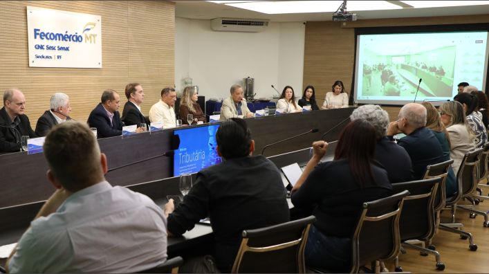 Reforma Tributária exigirá mais competitividade dos destinos turísticos, destaca especialista em painel da Fecomércio-MT